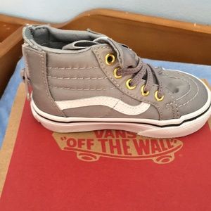 Grey size 5 Vans never worn